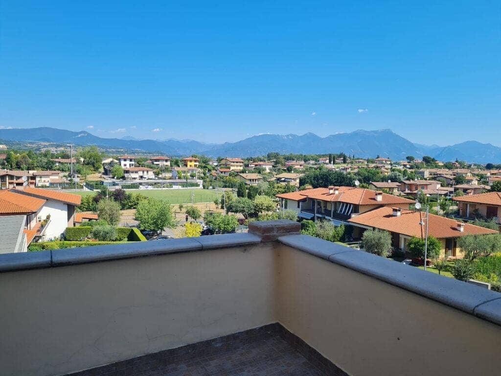 Three-rooms Apartment renovated with terrace and parking space in the town center  Moniga del Garda