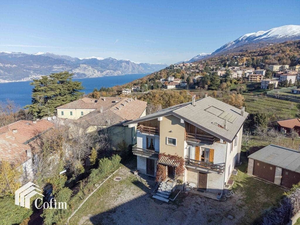Stabile/palazzo  con vista panoramica sul lago di Garda  San Zeno di Montagna